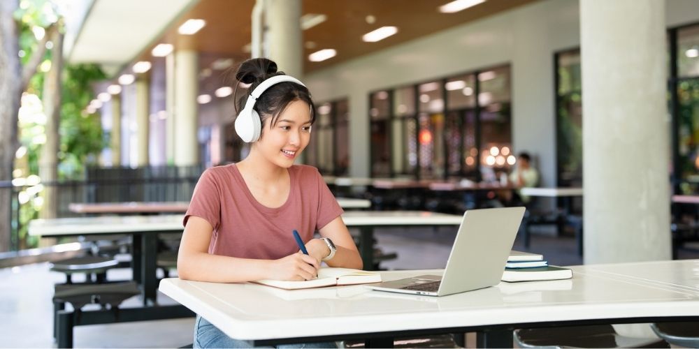 Studio vs Shared Apartment: Hong Kong Student Housing Guide 2026 